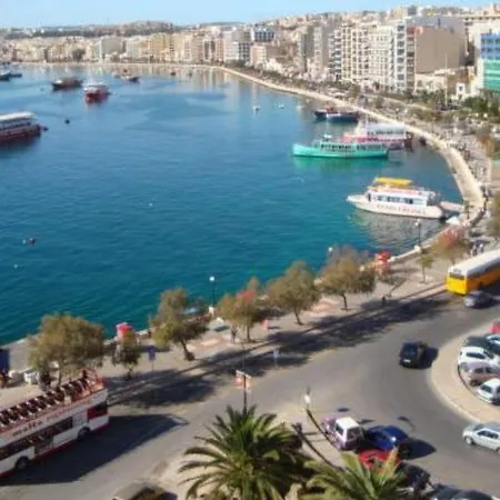 2 Bdr Sea View Blubay Apartment